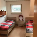 Messe Cgn/dus Großräumige In Guter Verkehrslage Apartment