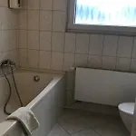 Messe Cgn/dus Großräumige In Guter Verkehrslage *
