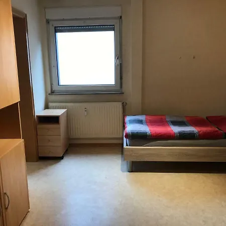 Apartment Messe Cgn/dus Grossraeumige In Guter Verkehrslage