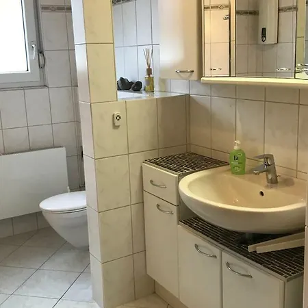 Messe Cgn/dus Grossraeumige In Guter Verkehrslage Apartment *